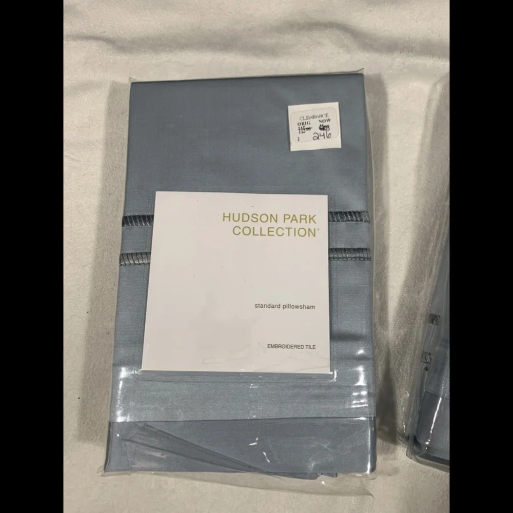 NIB [ 2 Standard ] Sham for Hudson‎ Park Embroidered Tile